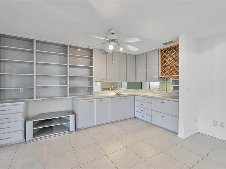 929 Symphony Isles Blvd — Photo 22