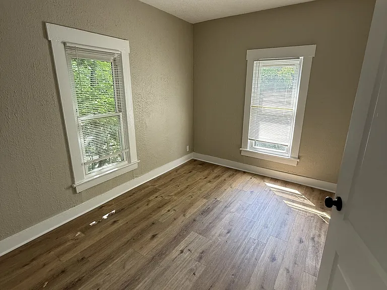 830-832 Oak St #830 — Photo 8
