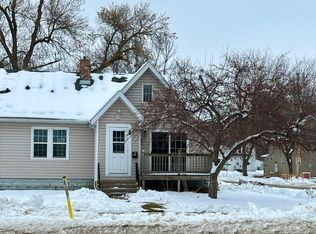 902 Bridge Ave, Albert Lea, MN 56007