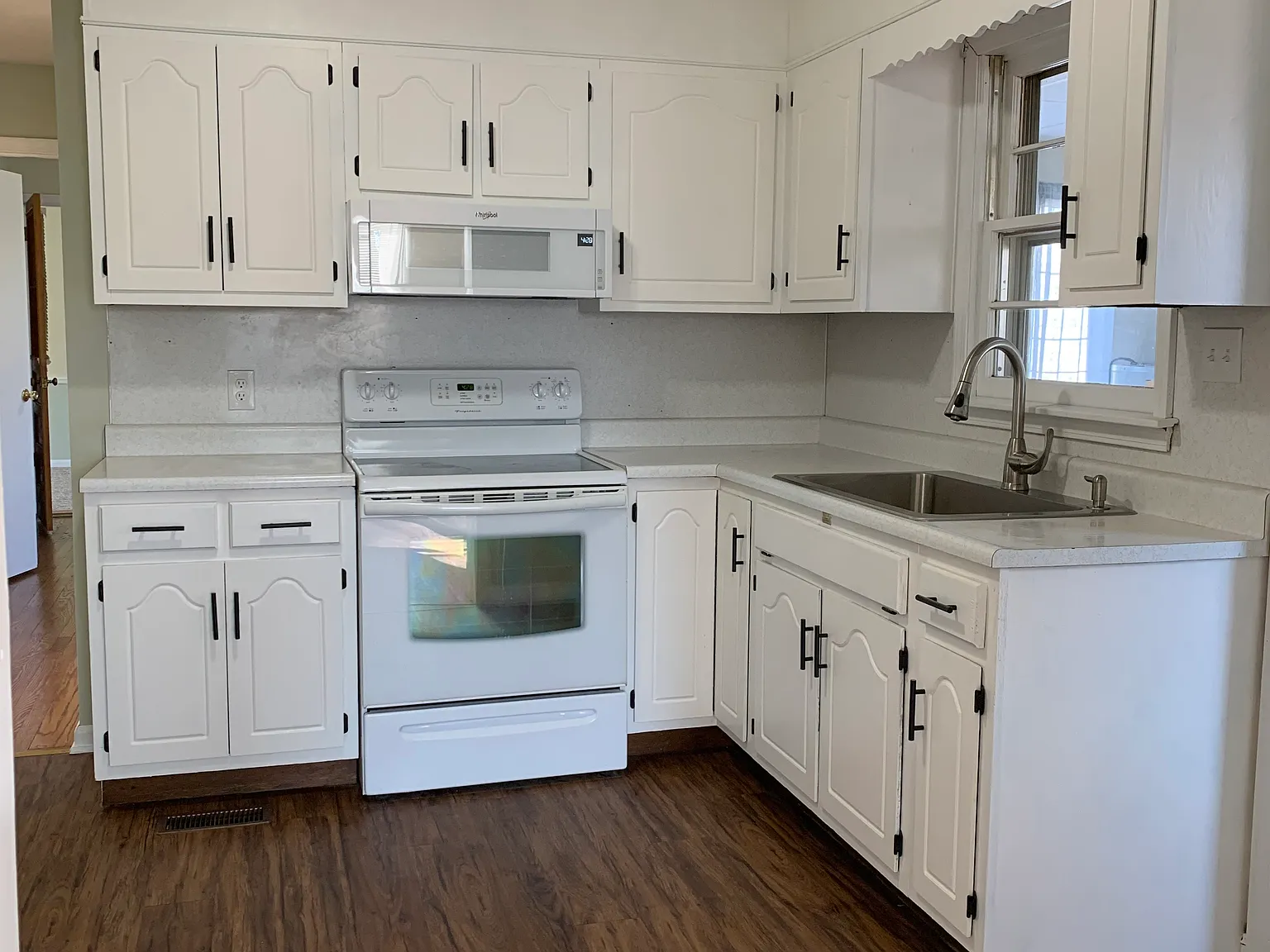 204 Saint Ambrose Church Ln — Photo 4