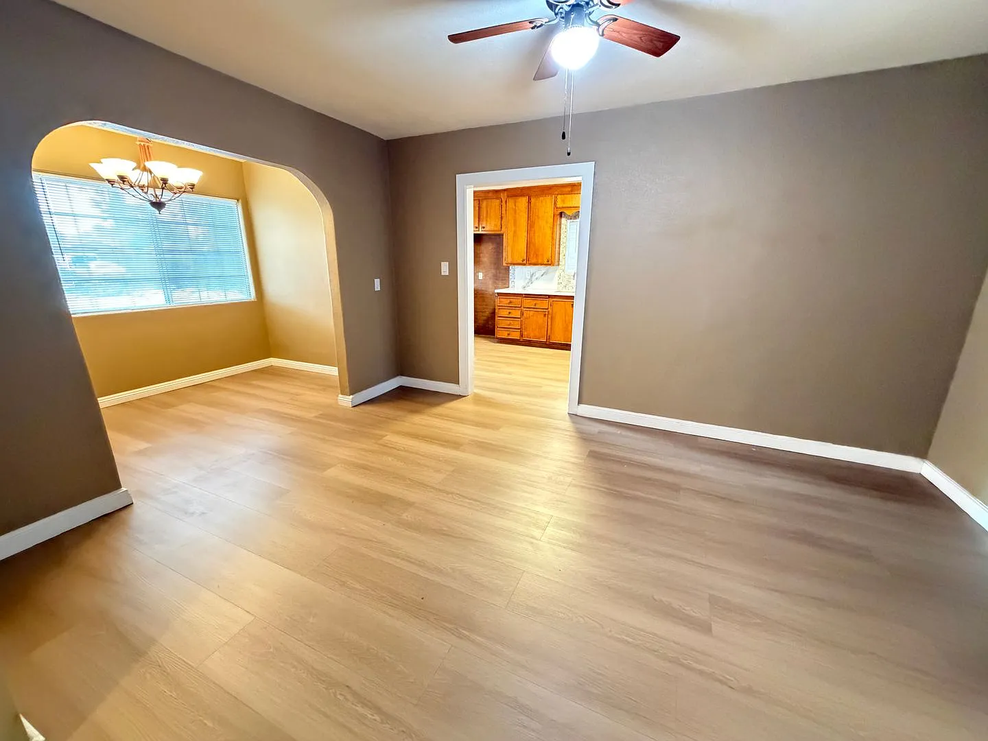 2228 Roanoke Ave. — Photo 4