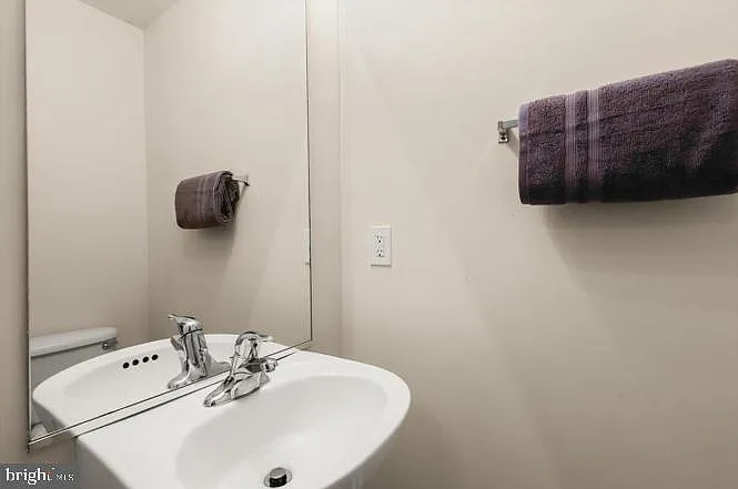1 Karendale Ct — Photo 8