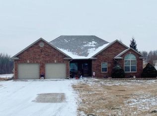 18653 Hunters Ridge Ct, Boonville, MO 65233