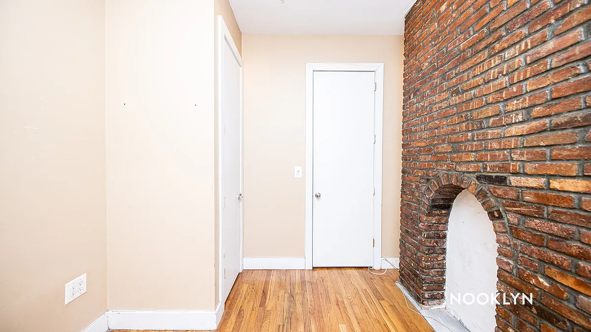 Building Photo - 1299 Greene Ave #1A