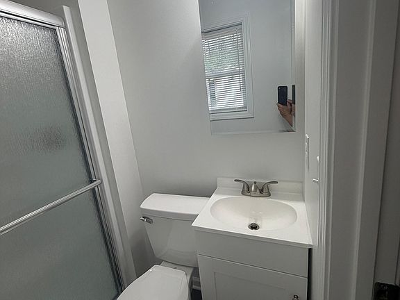 5th image of 83 Hope Ln