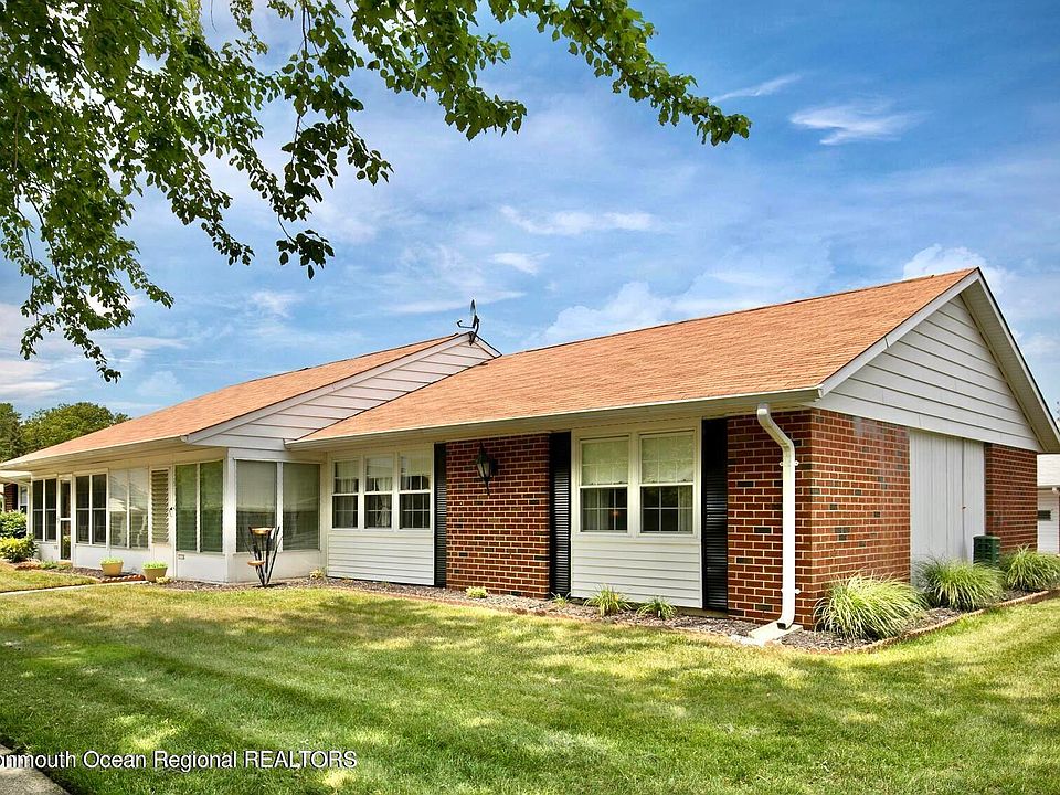 1st image of 1205B Shetland Drive