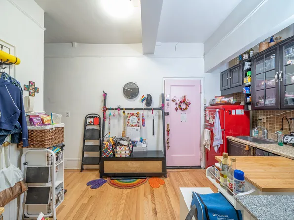 720 Fort Washington Avenue image 10 of 18