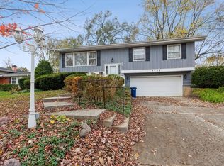 5722 Dover Dr, Lisle, IL 60532