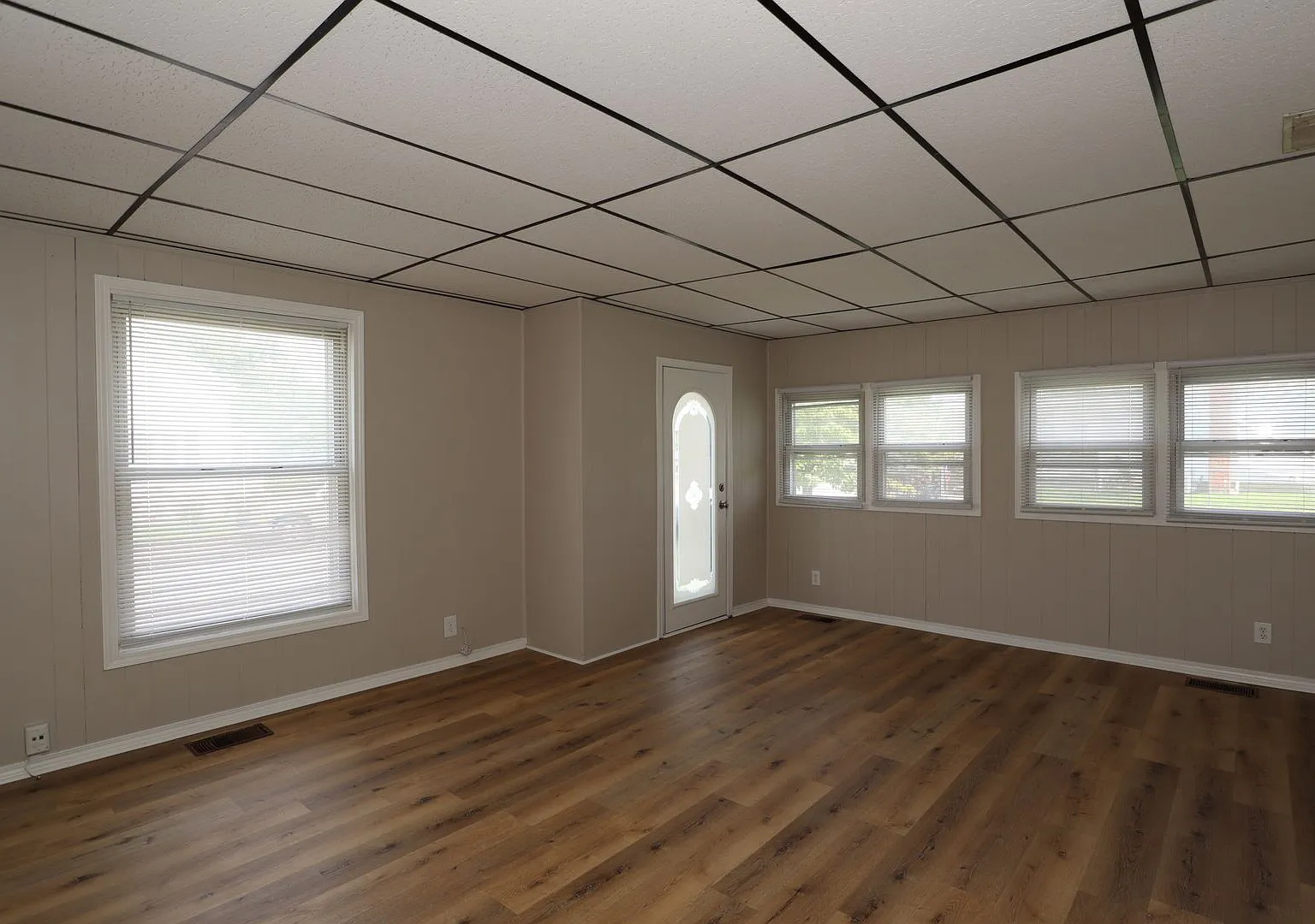 3 Bedroom Spacious Kokomo Home! — Photo 2