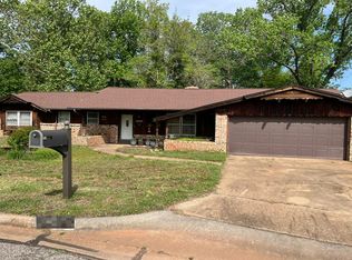 2301 Rockwood Ln, Norman, OK 73071