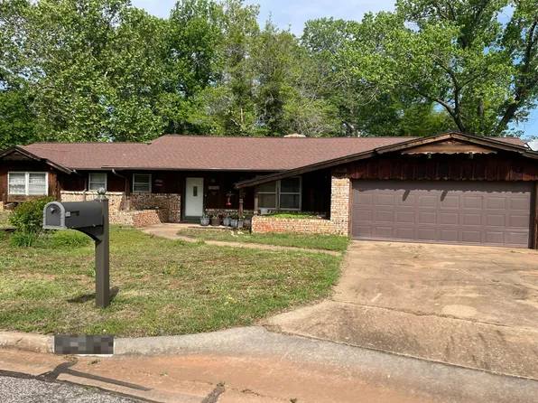 2301 Rockwood Ln, Norman, OK 73071
