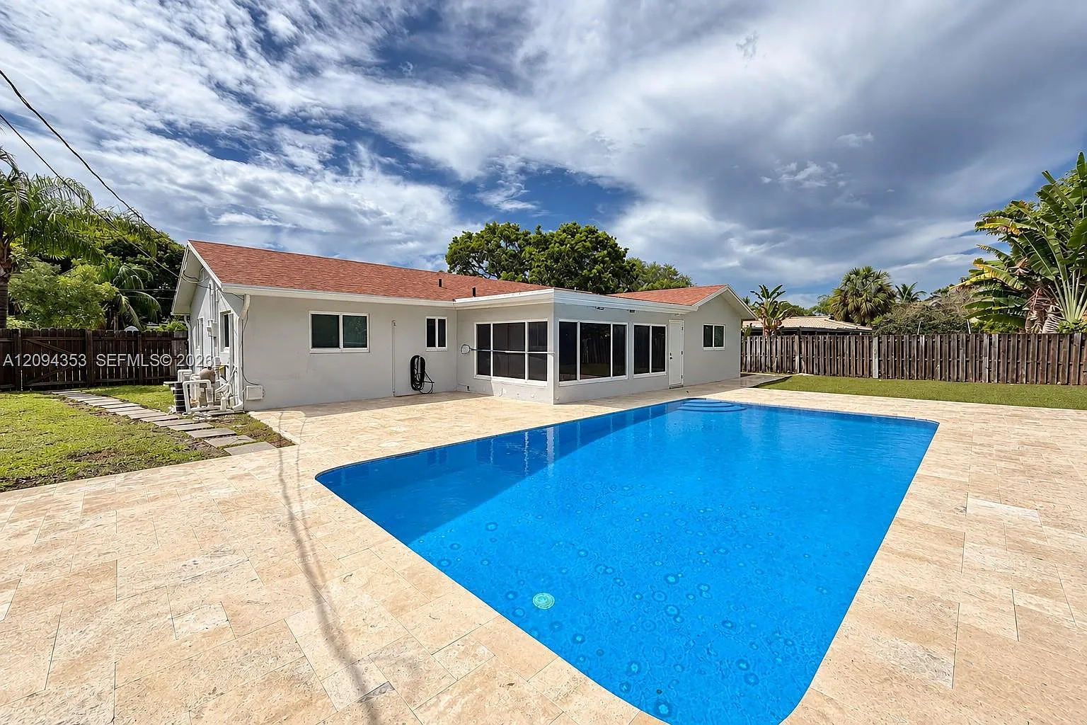 Vista Hills — Photo 1