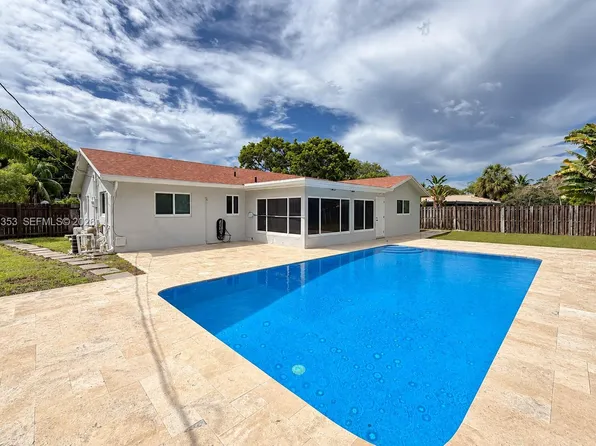 3700 NW 2nd Ct, Boca Raton, FL 33431