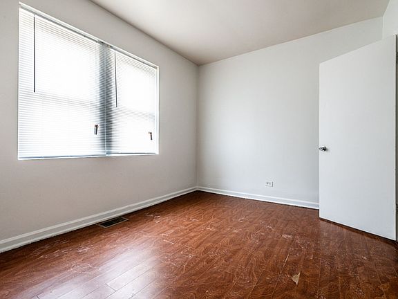4th image of 8200 S Clyde Ave #5729