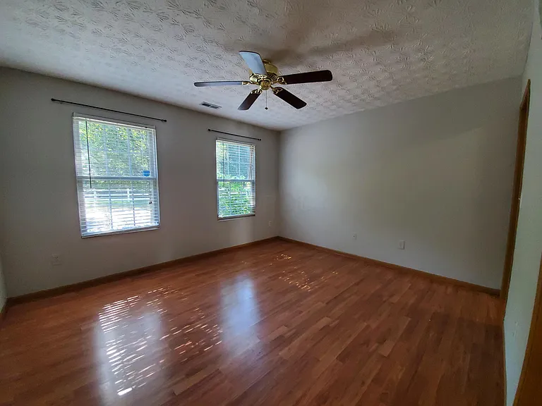 1803 Canopy Ln — Photo 22