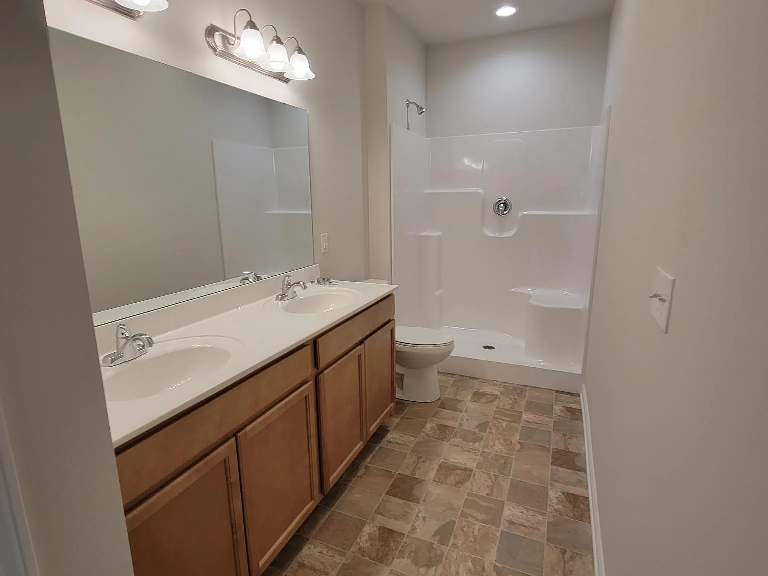 2 bed, 1585 sqft, $1,849 — Photo 4