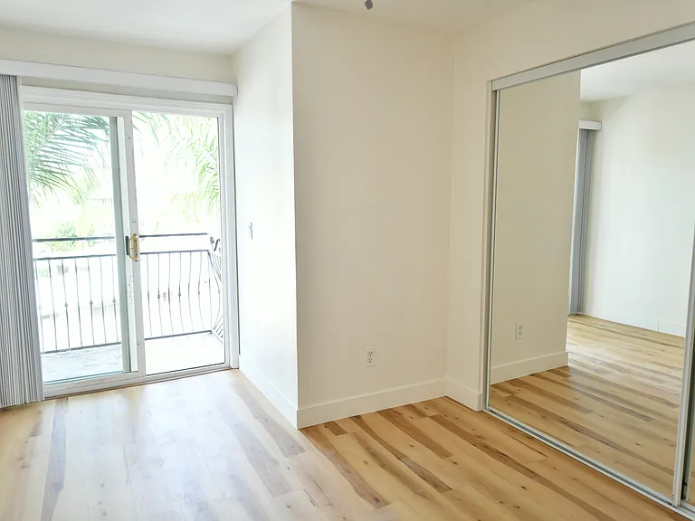 Cascadia Apartments — Photo 11