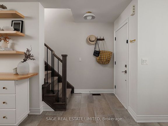 2nd image of 427 Royal York Rd