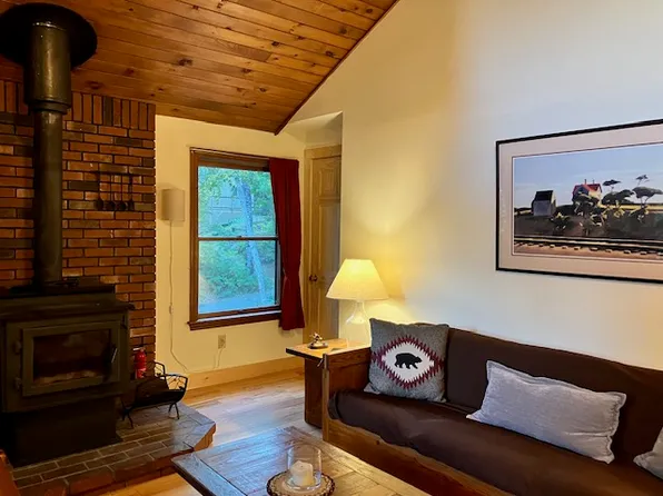 50 Arundel Rd, Raymond, ME 04071