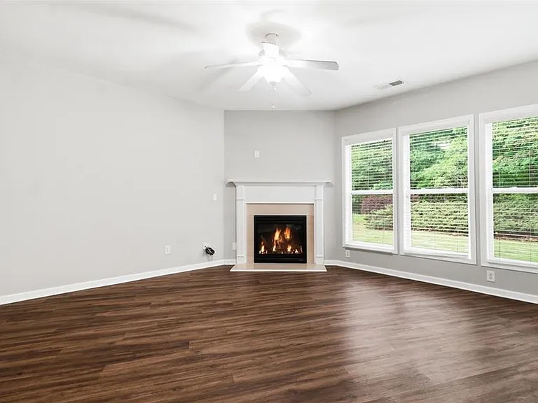 3685 Silver Springs Rd — Photo 13