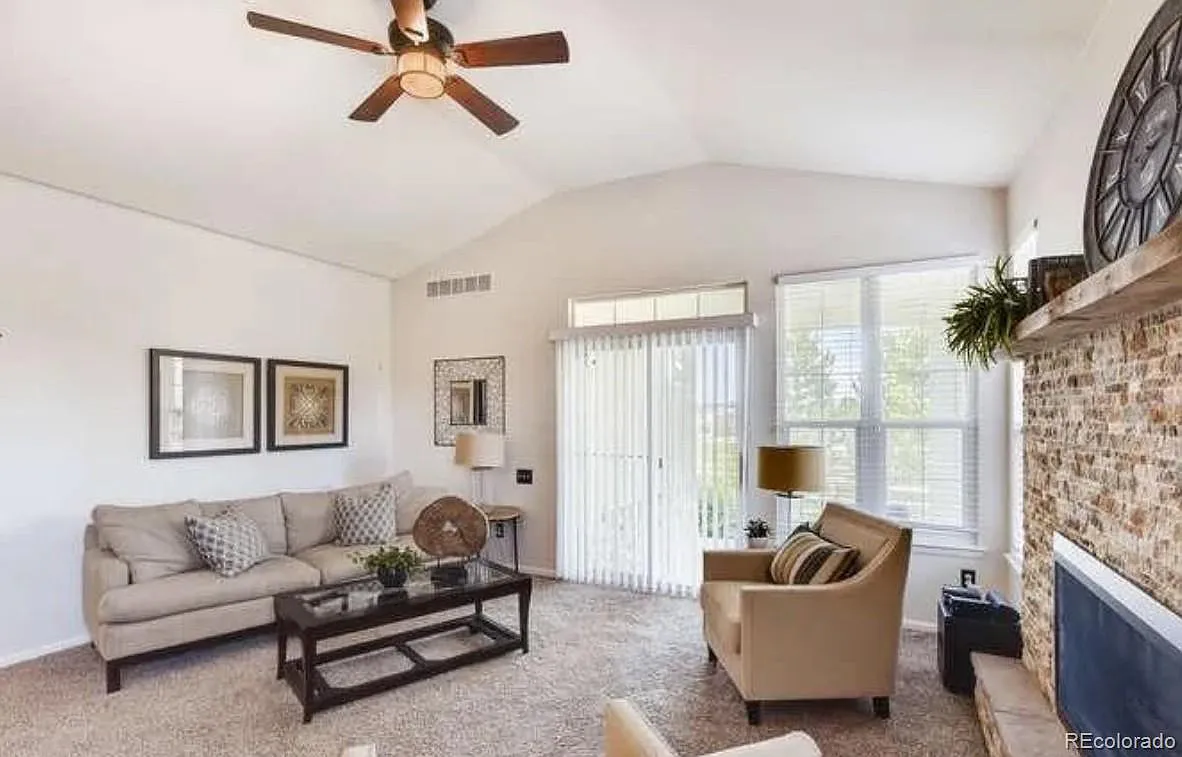 5 bed, 3.0 bath, 3074 sqft, $3,100 — Photo 3