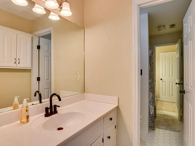 115 Hammond Place Cir #115 — Photo 15