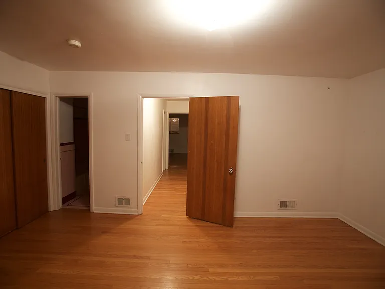 145 Ivanhoe St — Photo 34