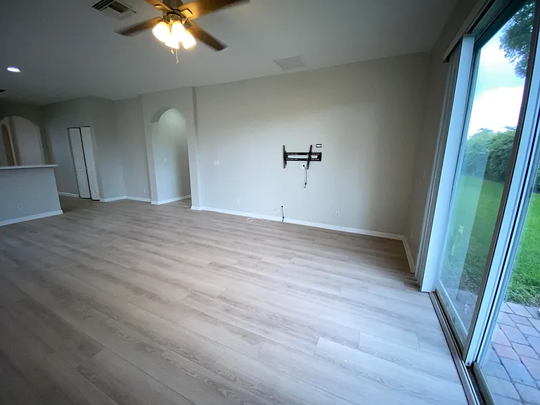 1215 Rosegate Blvd — Photo 13