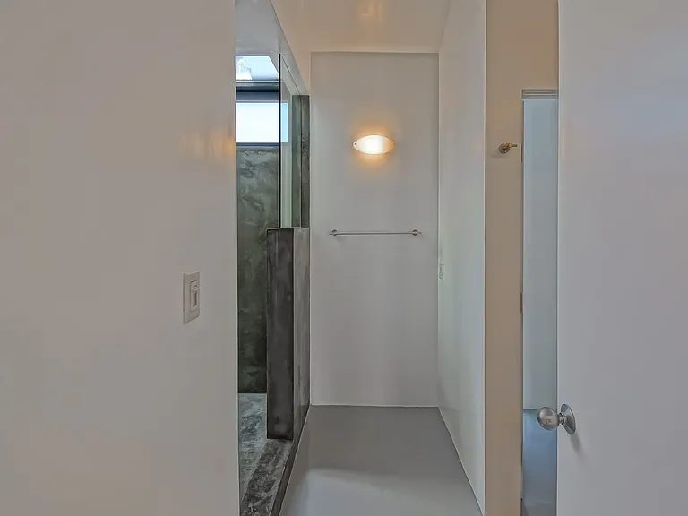522 Grand Blvd — Photo 16