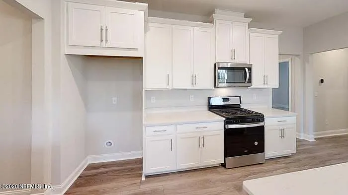 520 Blue Daze St — Photo 4