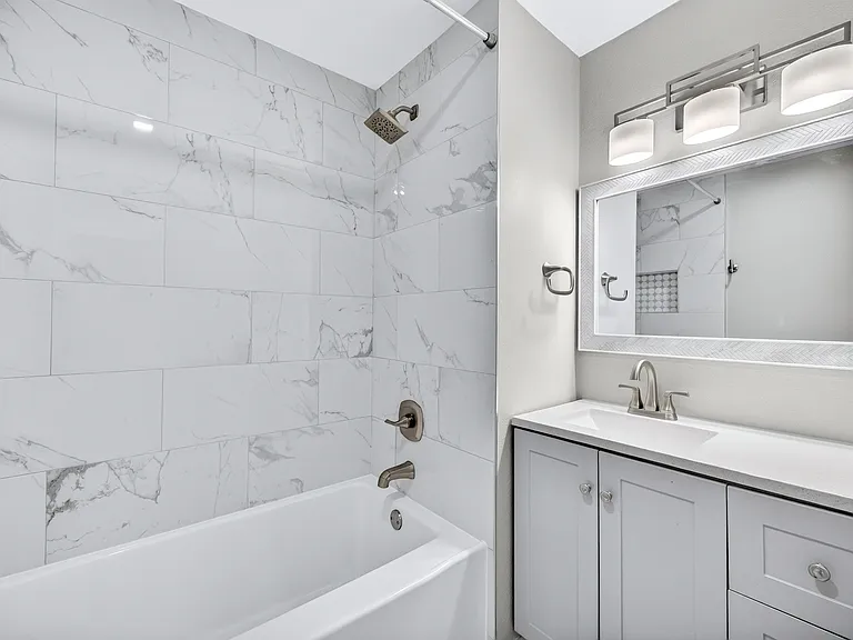 6363 Bonnie Bay Cir N — Photo 9