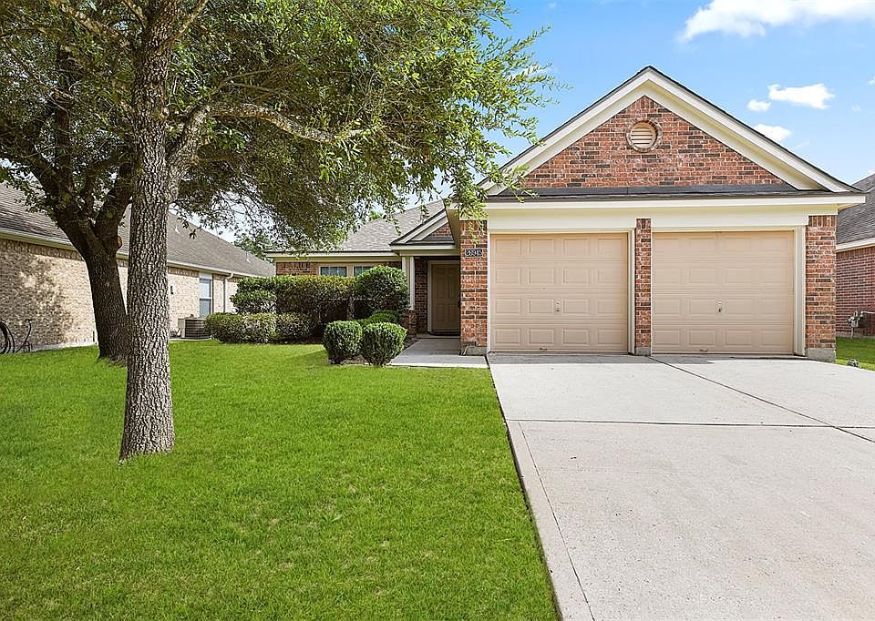 1st image of 26945 Kings Crescent Dr