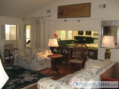4th image of 248 E Castle Harbour Dr
