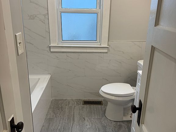 Spacious Bathroom