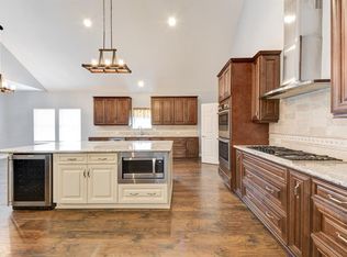 245 Hogan Ln, Hempstead, TX 77445