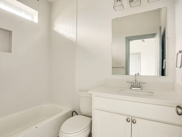 3218 Forest Park Blvd — Photo 7