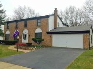 4122 Roslyn Rd, Downers Grove, IL 60515