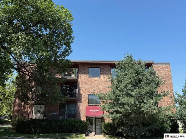 2400 A St APT 8, Lincoln, NE 68502