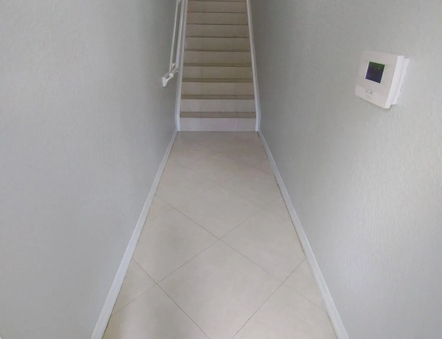 3 bed, 2.0 bath, 1553 sqft, $2,450 — Photo 2