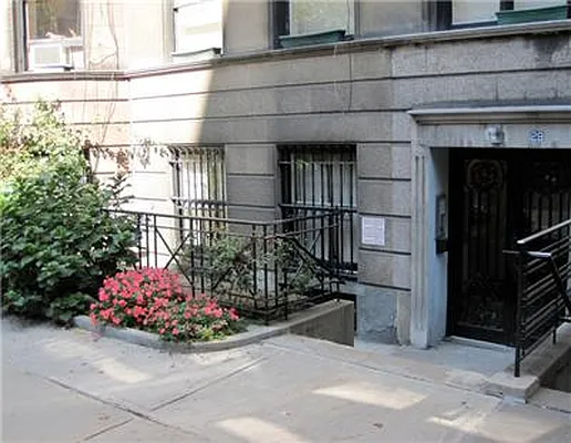 Rented by Fenwick Keats Real Estate | media 36