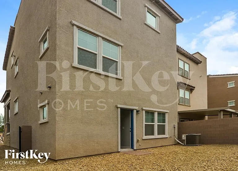803 N Water St — Photo 14