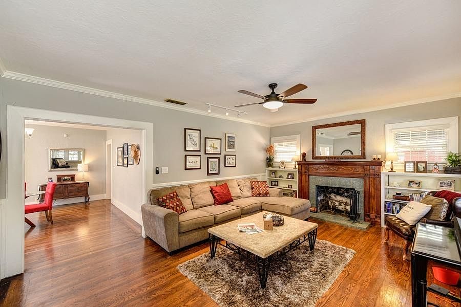 2nd image of 3622 Folsom Blvd