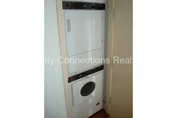 Rented by City Connections Realty | media 6