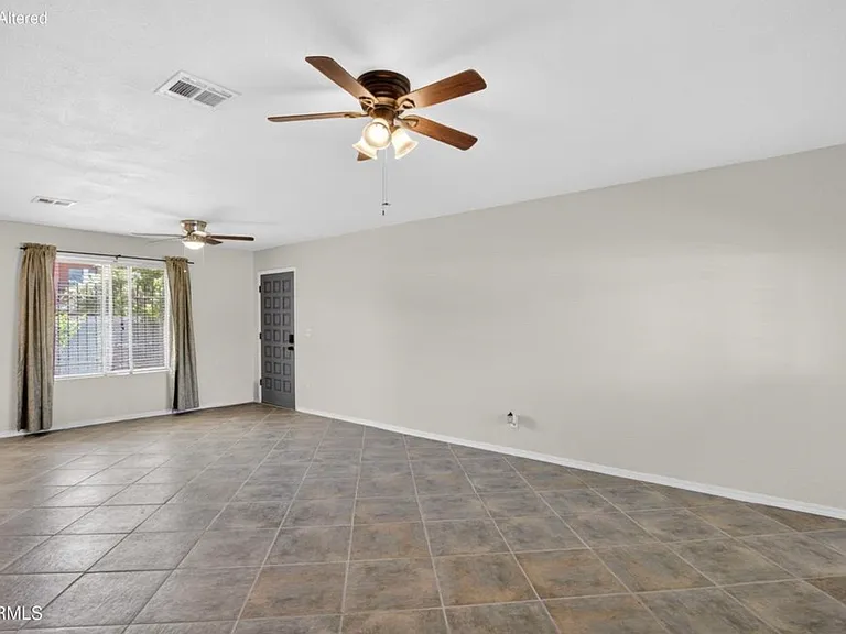 2215 W Butler Dr — Photo 2