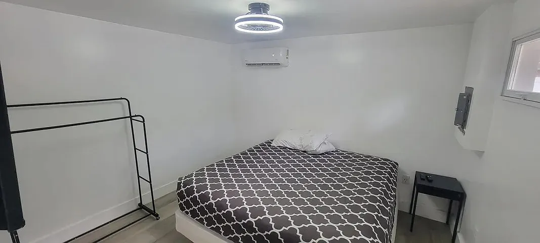 1 bed, 400 sqft, $1,100 — Photo 4