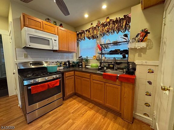 2nd image of 1629 May St