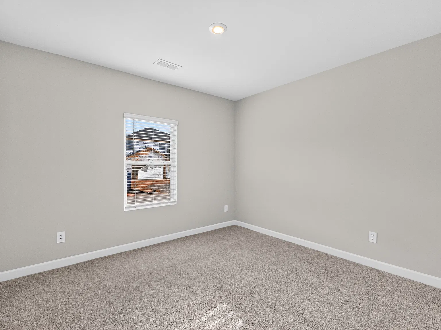 3 bed, 1700 sqft, $1,895 — Photo 3