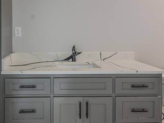 5th image of 103 Jean Dr
