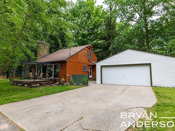 3rd image of 11575 Pheasant Dr