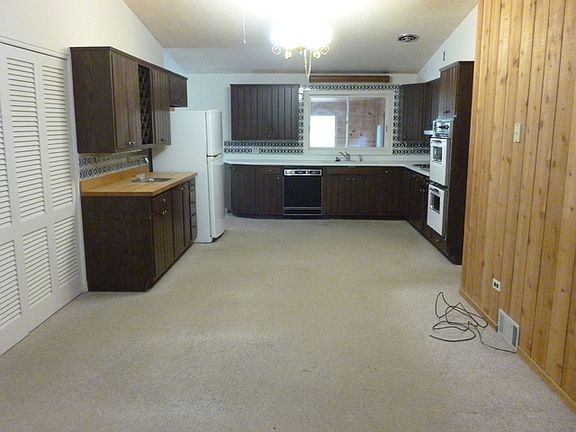 5th image of 200 E Thorndale Ave